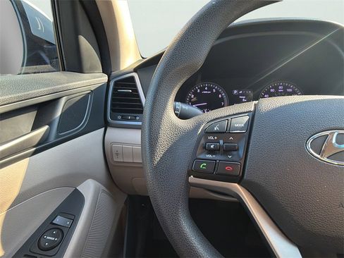Used 2018 Hyundai Tucson SE image 32