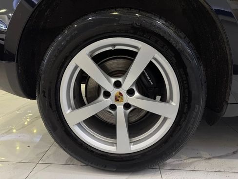 Used 2021 Porsche Macan AWD/4WD image 9