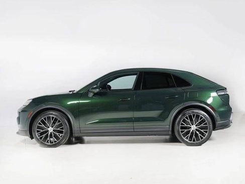 New 2026 Porsche Macan 4 Electric image 2