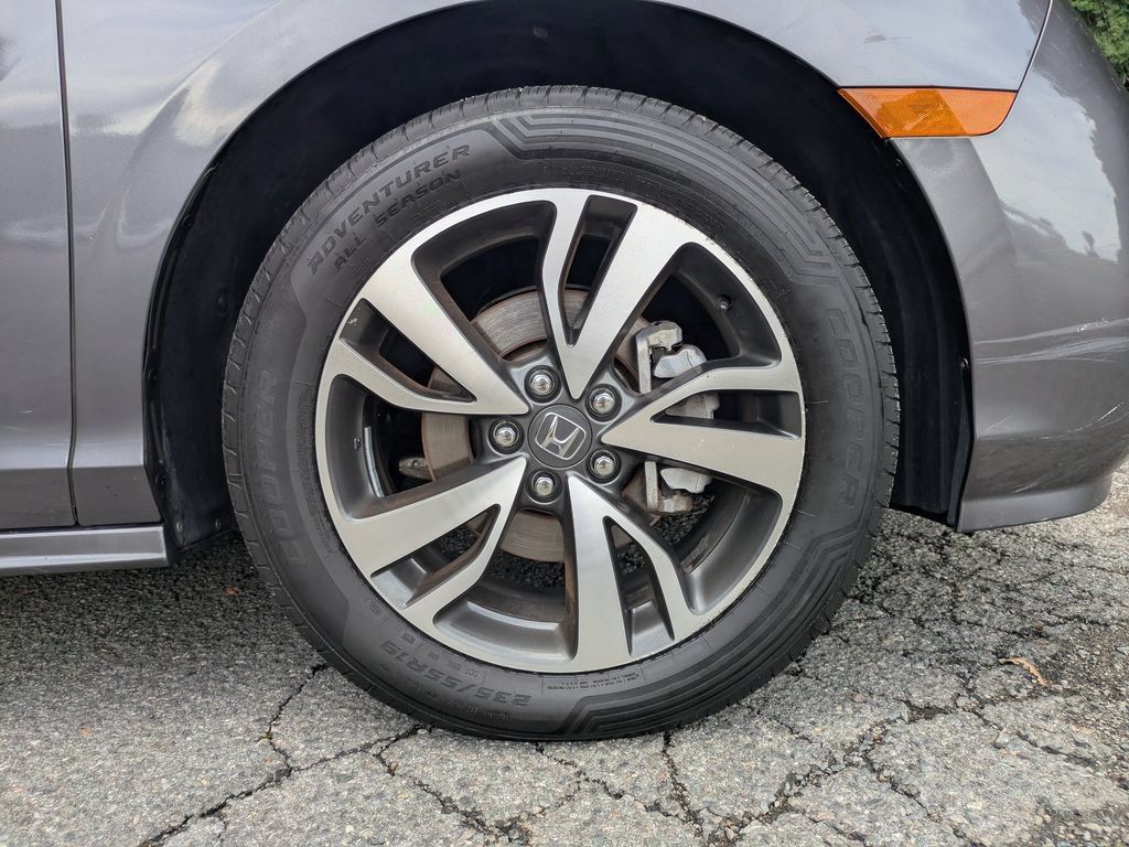 Used 2024 Honda Odyssey Touring image 11