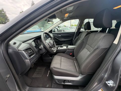 Used 2025 Nissan Rogue SV FWD image 29