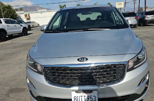 Used 2021 Kia Sedona LX FWD image 2