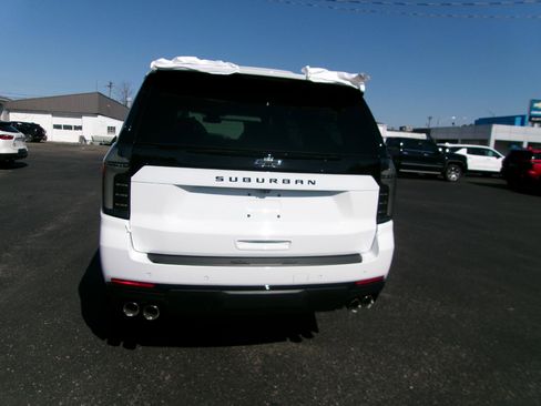 New 2026 Chevrolet Suburban Z71 w/ Comfort Package image 7