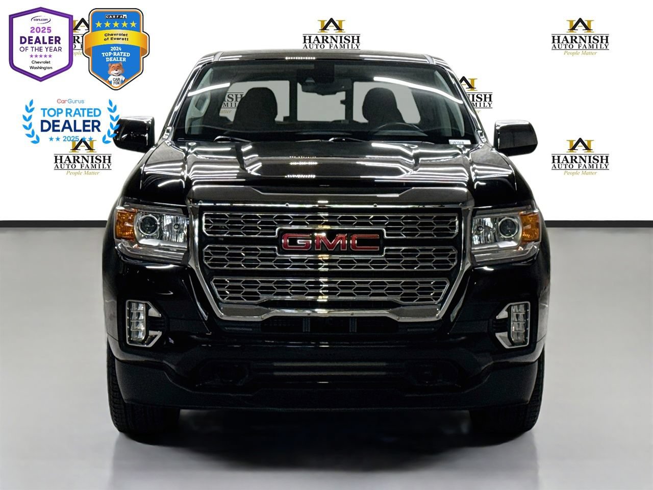 Used 2022 GMC Canyon Denali w/ Denali Black Edition Package AWD/4WD image 2