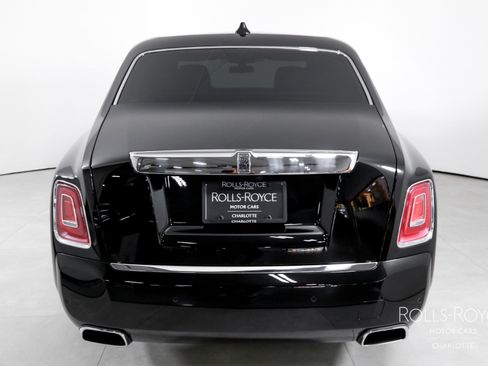 Certified 2025 Rolls-Royce Phantom Sedan image 8