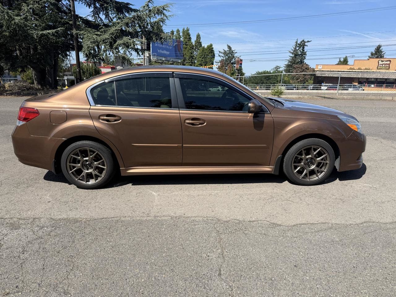 Used 2011 Subaru Legacy 2.5i Limited AWD/4WD image 8