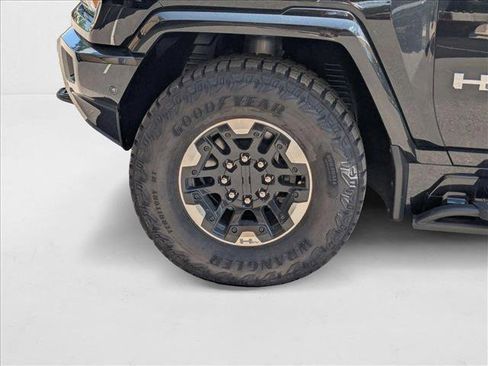 New 2025 GMC Hummer EV 3X w/ Extreme Off-Road Package image 10