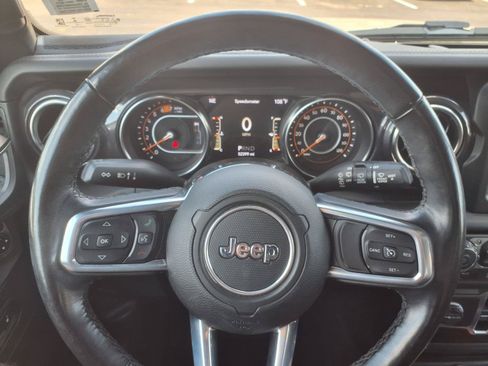 Used 2021 Jeep Wrangler Unlimited Sahara AWD/4WD image 19