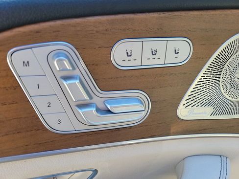 Used 2021 Mercedes-Benz GLS 450 4MATIC image 24