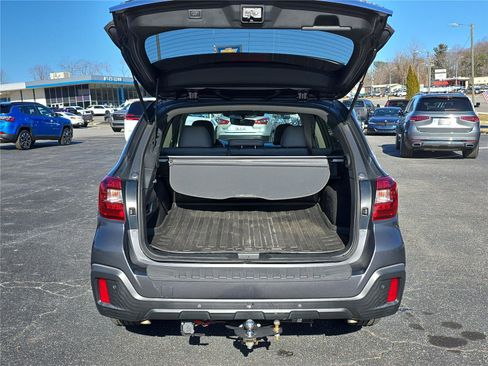 Used 2018 Subaru Outback 3.6R Limited image 5