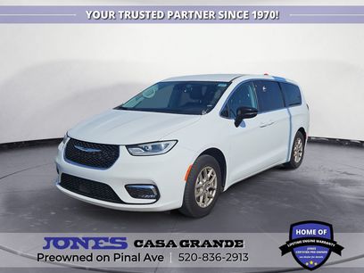 Used 2024 Chrysler Pacifica Touring-L
