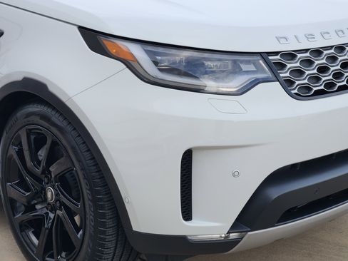 Certified 2025 Land Rover Discovery S image 8
