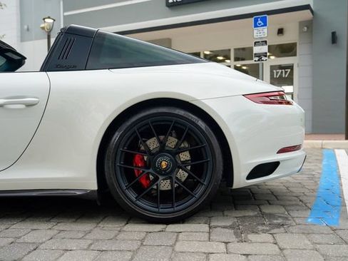 Used 2018 Porsche 911 Targa 4 GTS AWD/4WD image 16