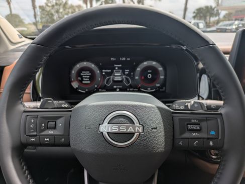 New 2026 Nissan Pathfinder Platinum image 32