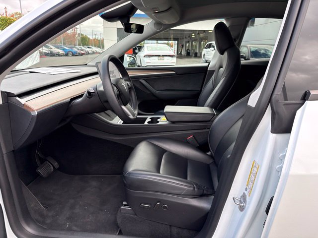 Used 2024 Tesla Model Y Long Range AWD/4WD image 13