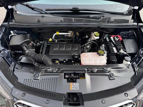 Used 2021 Buick Encore Preferred image 36