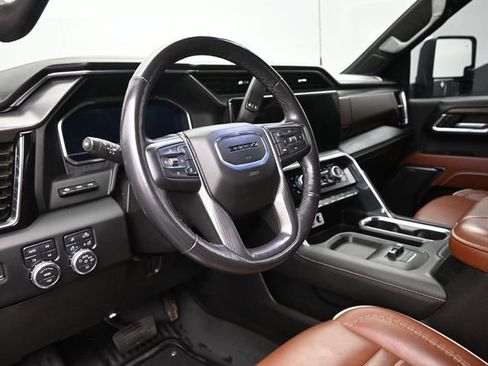 Used 2024 GMC Sierra 2500 Denali Ultimate AWD/4WD image 15