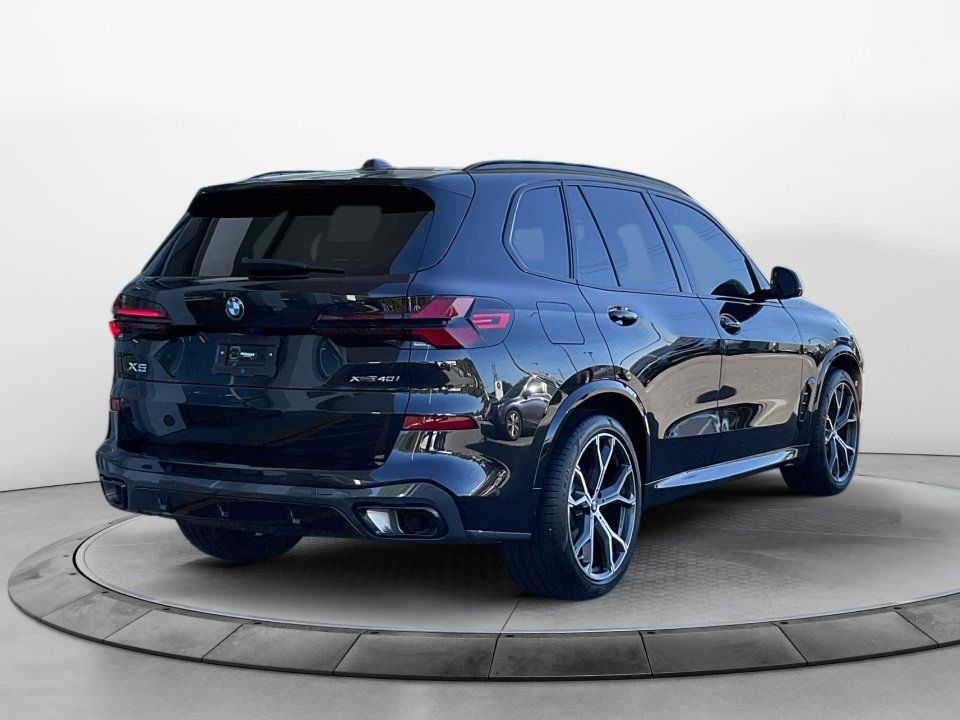 Used 2024 BMW X5 xDrive40i w/ M Sport Package AWD/4WD image 7