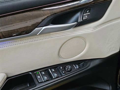 Used 2017 BMW X5 xDrive40e image 24