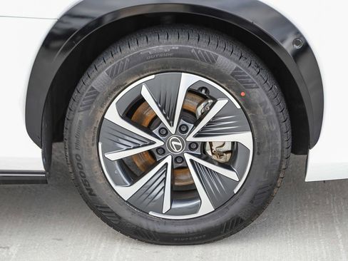 Used 2023 Lexus RZ 450e Premium w/ Technology Package image 10