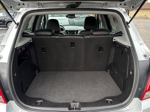 Used 2019 Chevrolet Trax LT w/ Sun & Sound Package FWD image 7