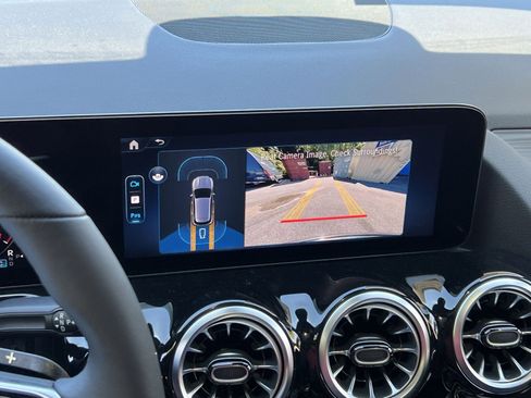 Used 2026 Mercedes-Benz GLA 250 4MATIC image 17