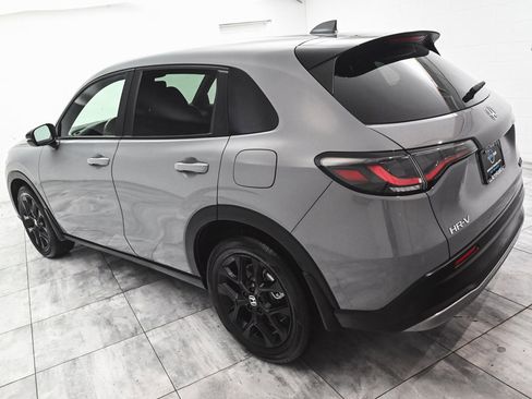 Used 2025 Honda HR-V Sport image 4