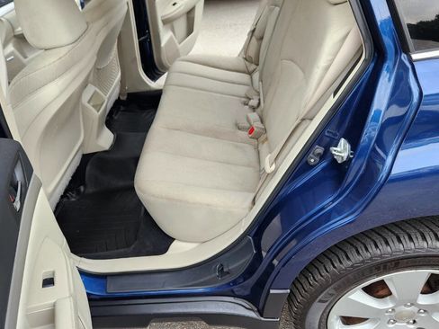 Used 2011 Subaru Outback 2.5i Premium image 29