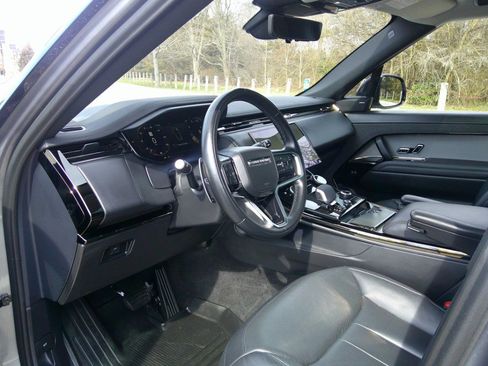 Used 2023 Land Rover Range Rover Sport SE image 23