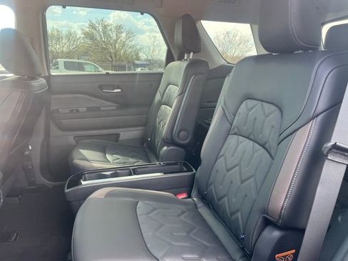 New 2026 Nissan Pathfinder Platinum AWD/4WD image 13