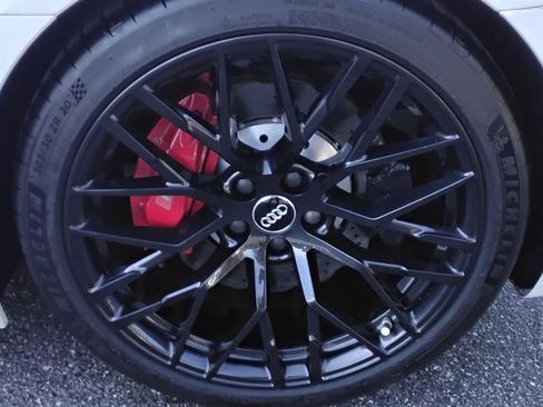 Used 2018 Audi R8 V10 w/ Premium Package image 11