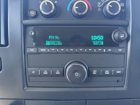 Used 2025 Chevrolet Express 3500 LT w/ LT Preferred Equipment Group RWD image 16