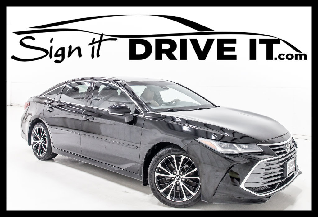 Used 2019 Toyota Avalon Limited FWD image 1