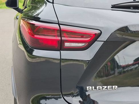 Used 2025 Chevrolet Blazer LT FWD image 21