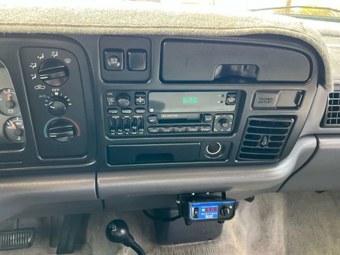 Used 1997 Dodge Ram 3500 Truck 4x4 Club Cab image 25