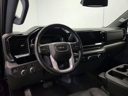 Used 2025 GMC Sierra 1500 SLT AWD/4WD image 17