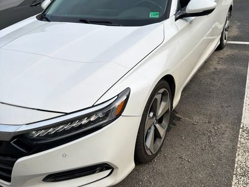 Used 2018 Honda Accord Touring image 3