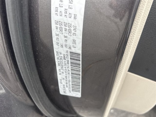 Used 2018 Chrysler Pacifica Touring-L Plus FWD image 33