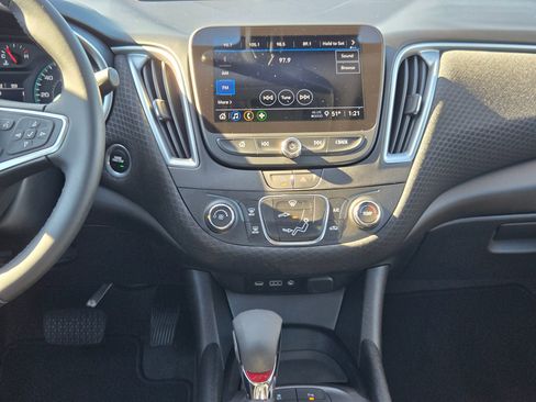 Used 2025 Chevrolet Malibu RS image 16