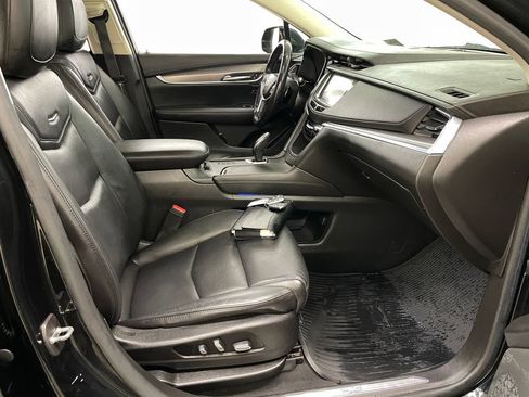 Used 2018 Cadillac XT5 Luxury w/ Driver Awareness Package AWD/4WD image 35
