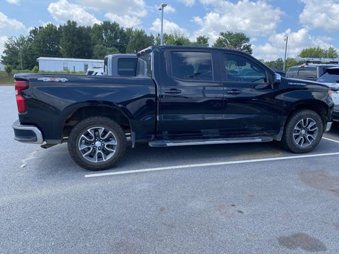 Used 2023 Chevrolet Silverado 1500 LT w/ Protection Package AWD/4WD image 7
