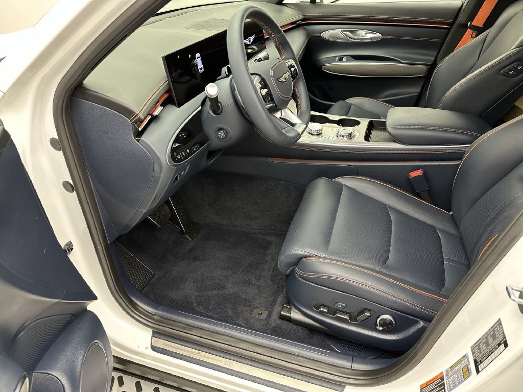Certified 2026 Genesis GV70 3.5T Sport Advanced AWD/4WD image 11