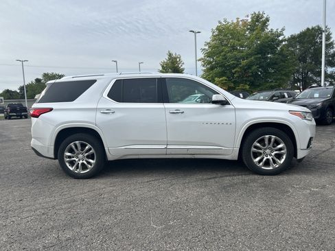 Used 2021 Chevrolet Traverse High Country AWD/4WD image 3