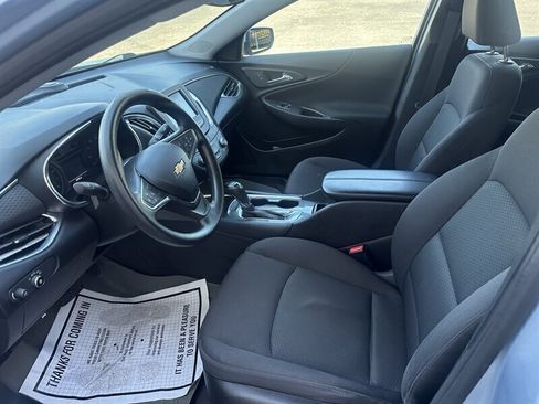 Used 2017 Chevrolet Malibu LT FWD image 35