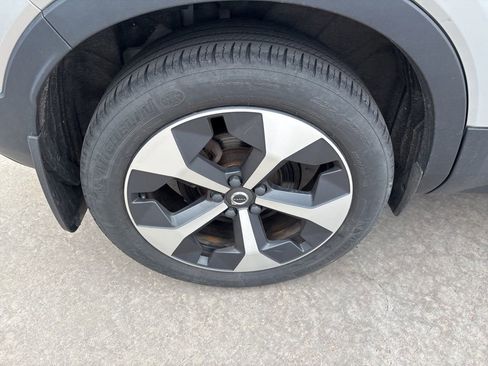 Used 2023 Volvo XC40 B5 Plus w/ Protection Package Premier AWD/4WD image 13