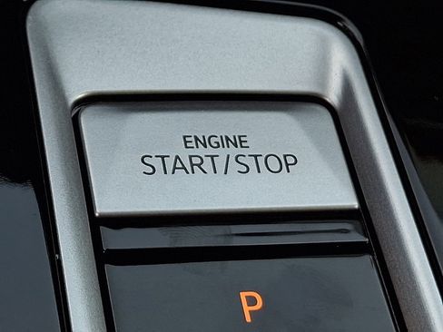 Certified 2024 Volkswagen Atlas SE image 23