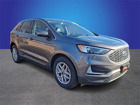 Used 2024 Ford Edge SEL image 3