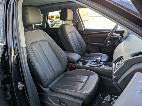 Used 2023 Audi Q5 2.0T Premium w/ Convenience Package image 28
