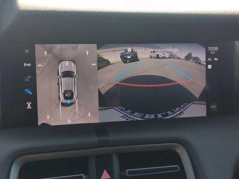 Used 2025 Porsche Taycan image 30