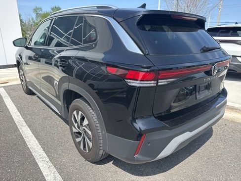 Used 2025 Volkswagen Tiguan S image 7